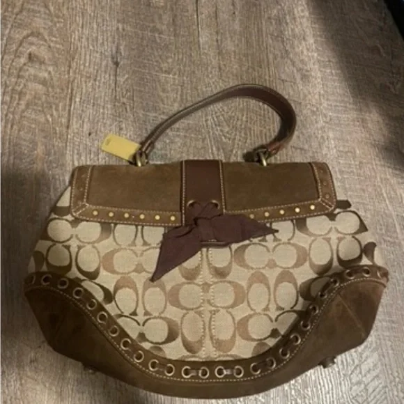 Vintage Coach Signature Brown and Tan Shoulder Bag - Picture 2 of 4